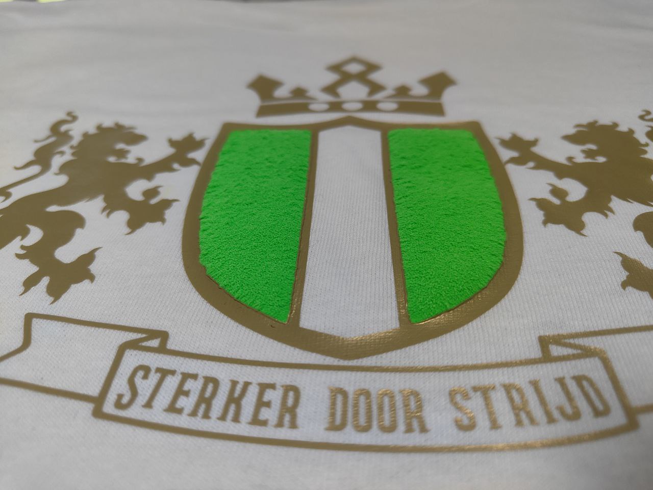 Wapen van Rotterdam T-Shirt Goud met 3D vinyl